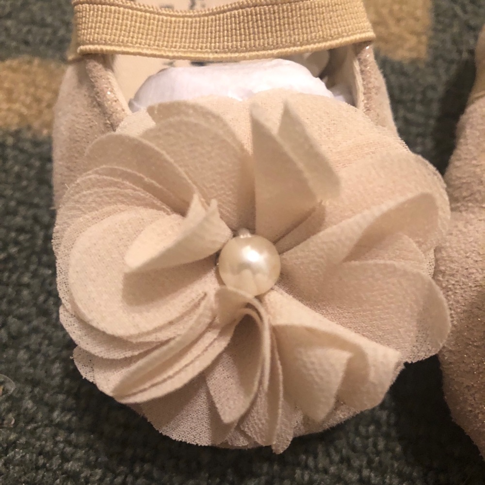 Nicole Miller Infant Gold Ballet Flats Size 0-6M - Picture 2 of 4